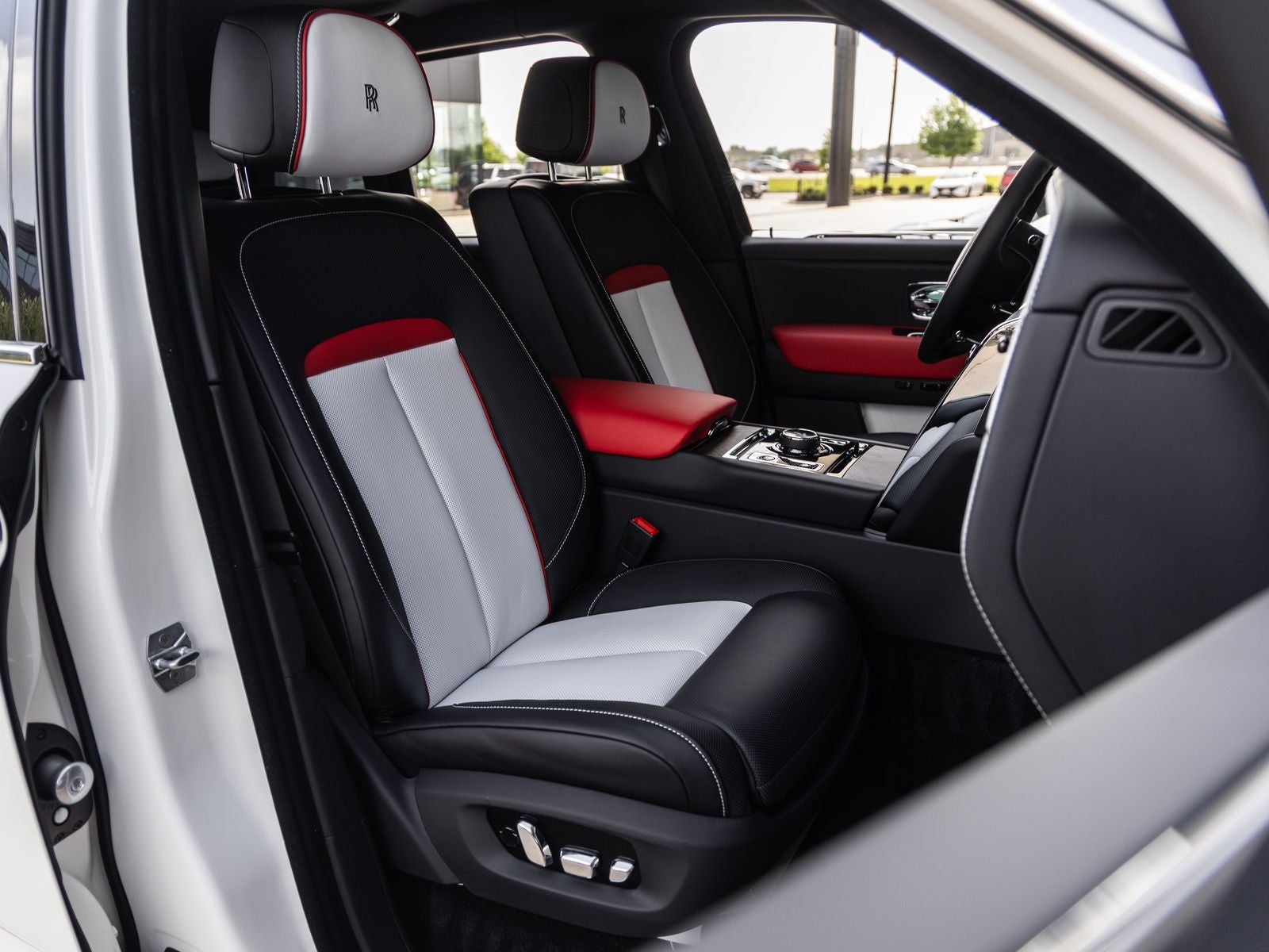 2027 Rolls-Royce Cullinan 