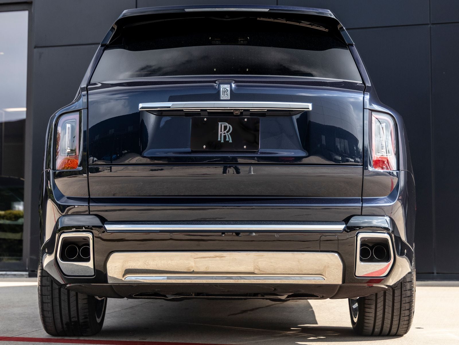 2027 Rolls-Royce Cullinan Base