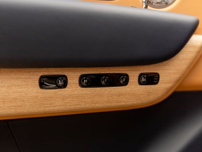 2027 Rolls-Royce Cullinan Base
