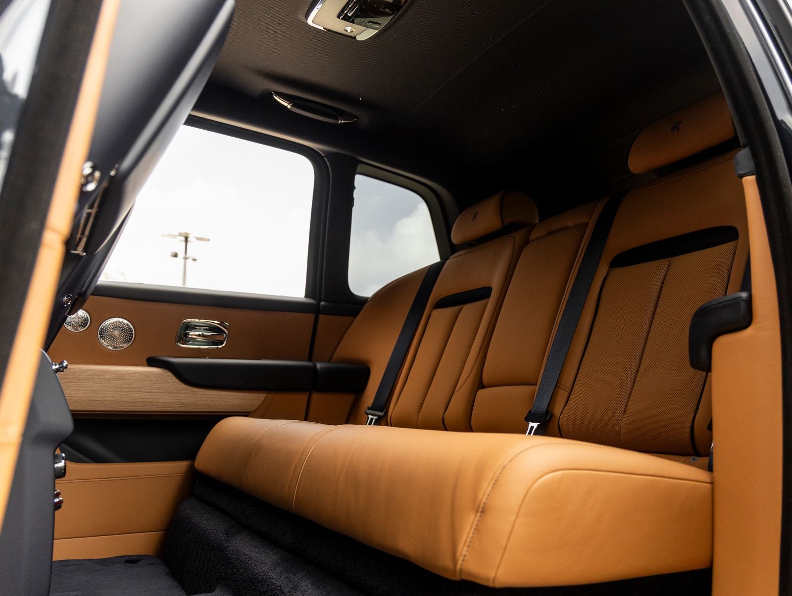 2027 Rolls-Royce Cullinan Base