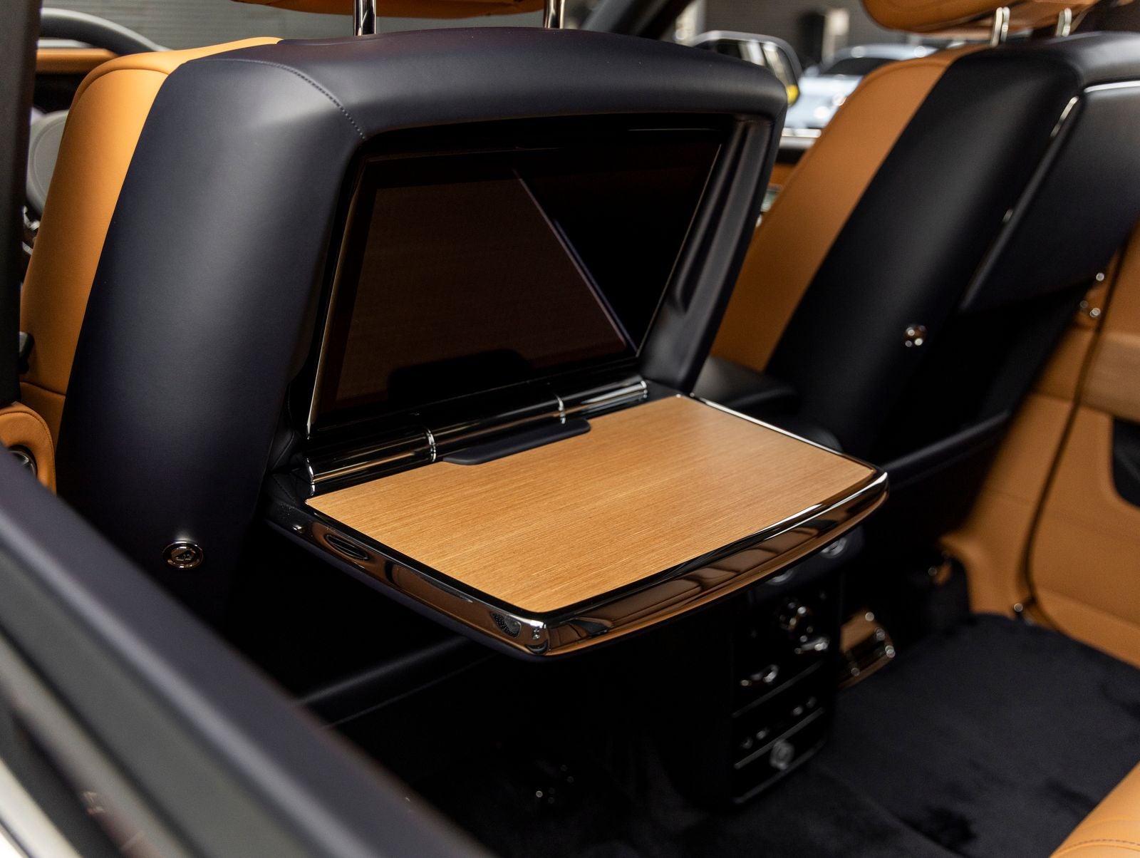 2027 Rolls-Royce Cullinan Base