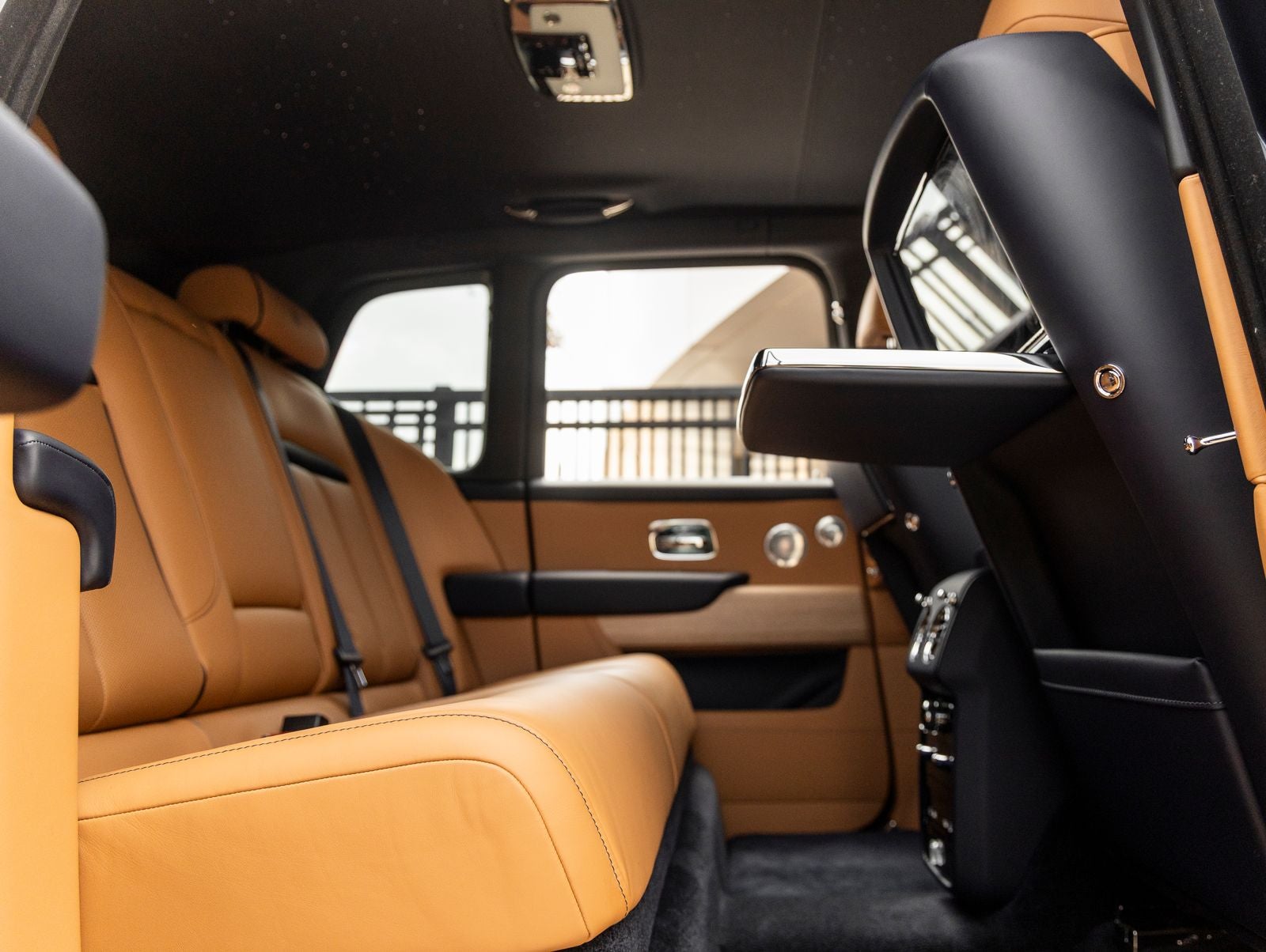 2027 Rolls-Royce Cullinan Base