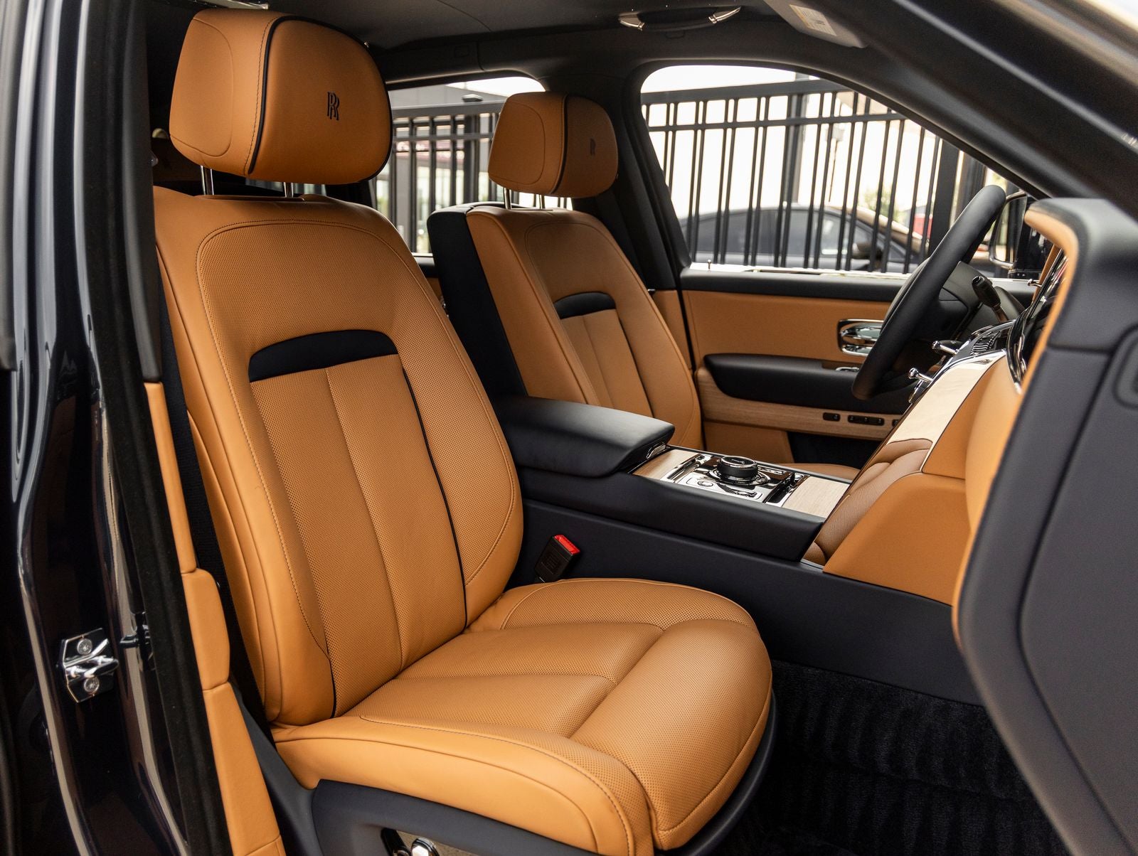 2027 Rolls-Royce Cullinan Base