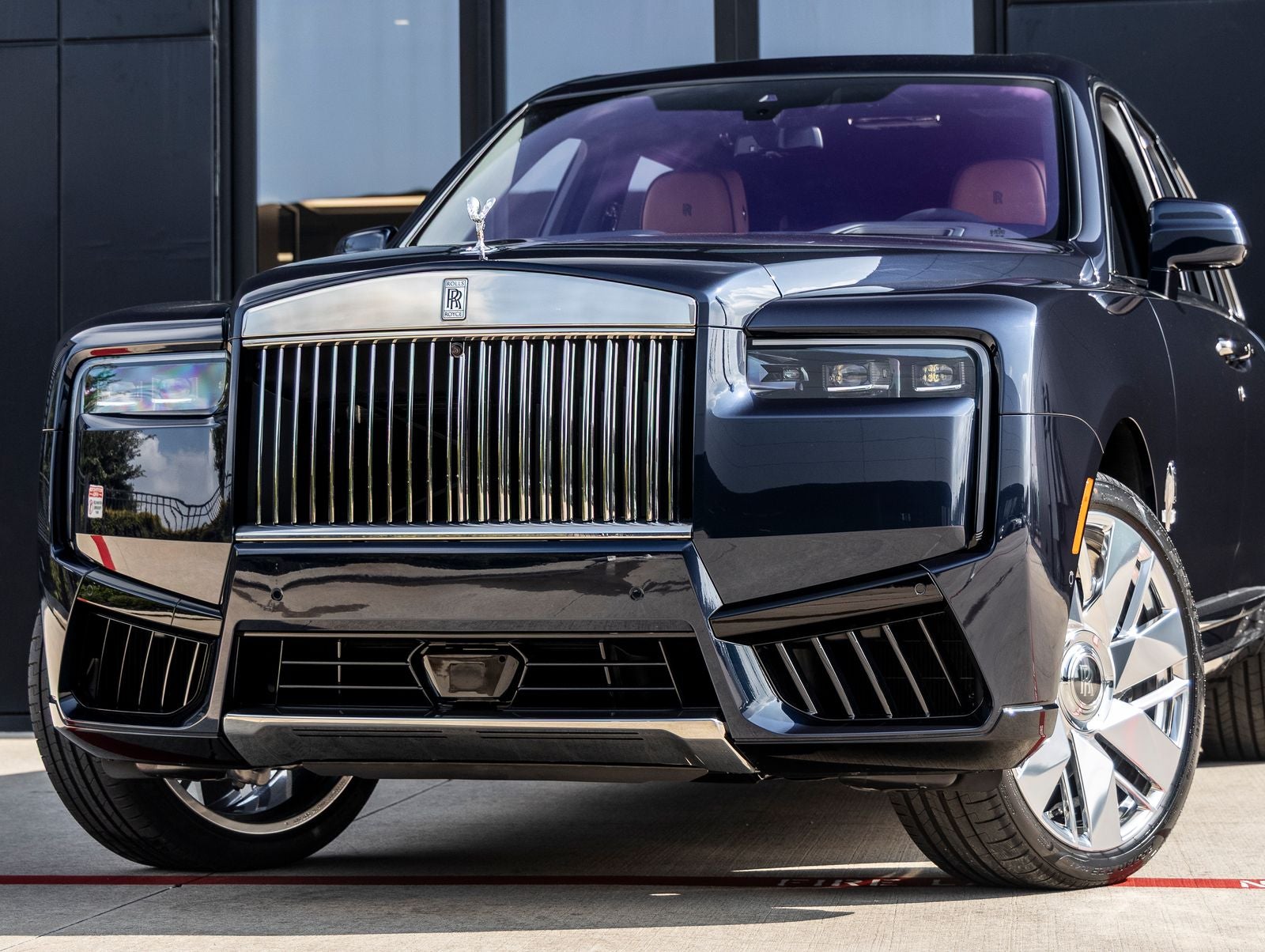 2027 Rolls-Royce Cullinan Base