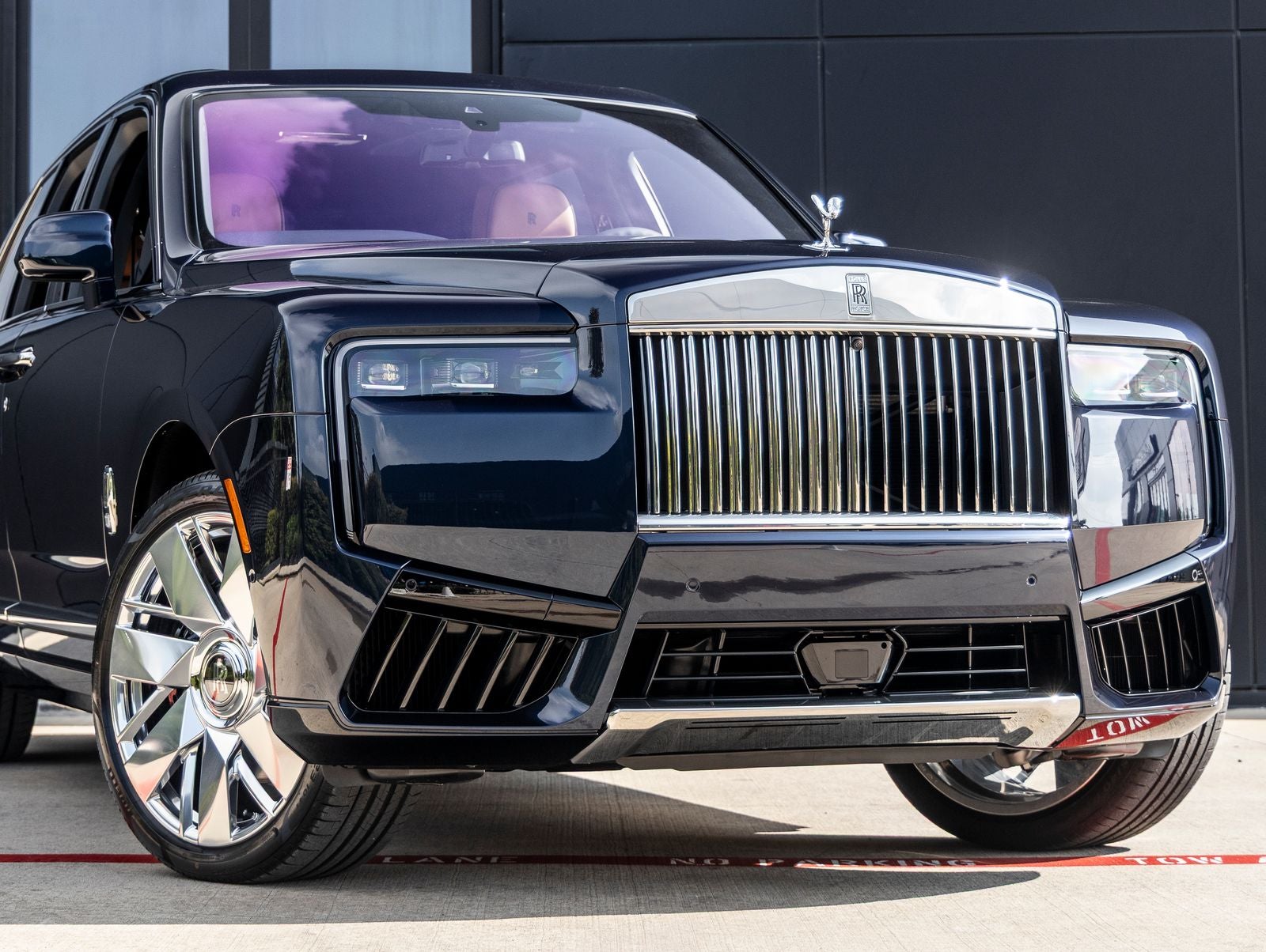 2027 Rolls-Royce Cullinan Base