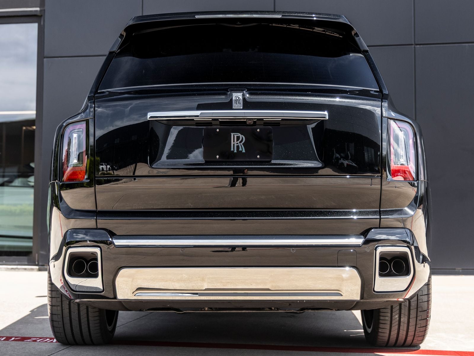 2027 Rolls-Royce Cullinan Base