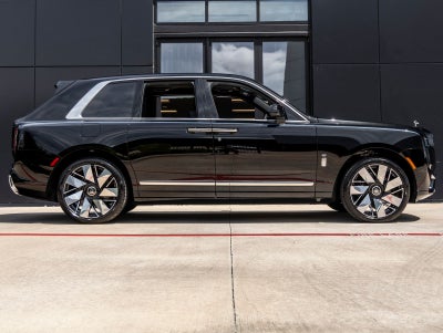 2027 Rolls-Royce Cullinan Base