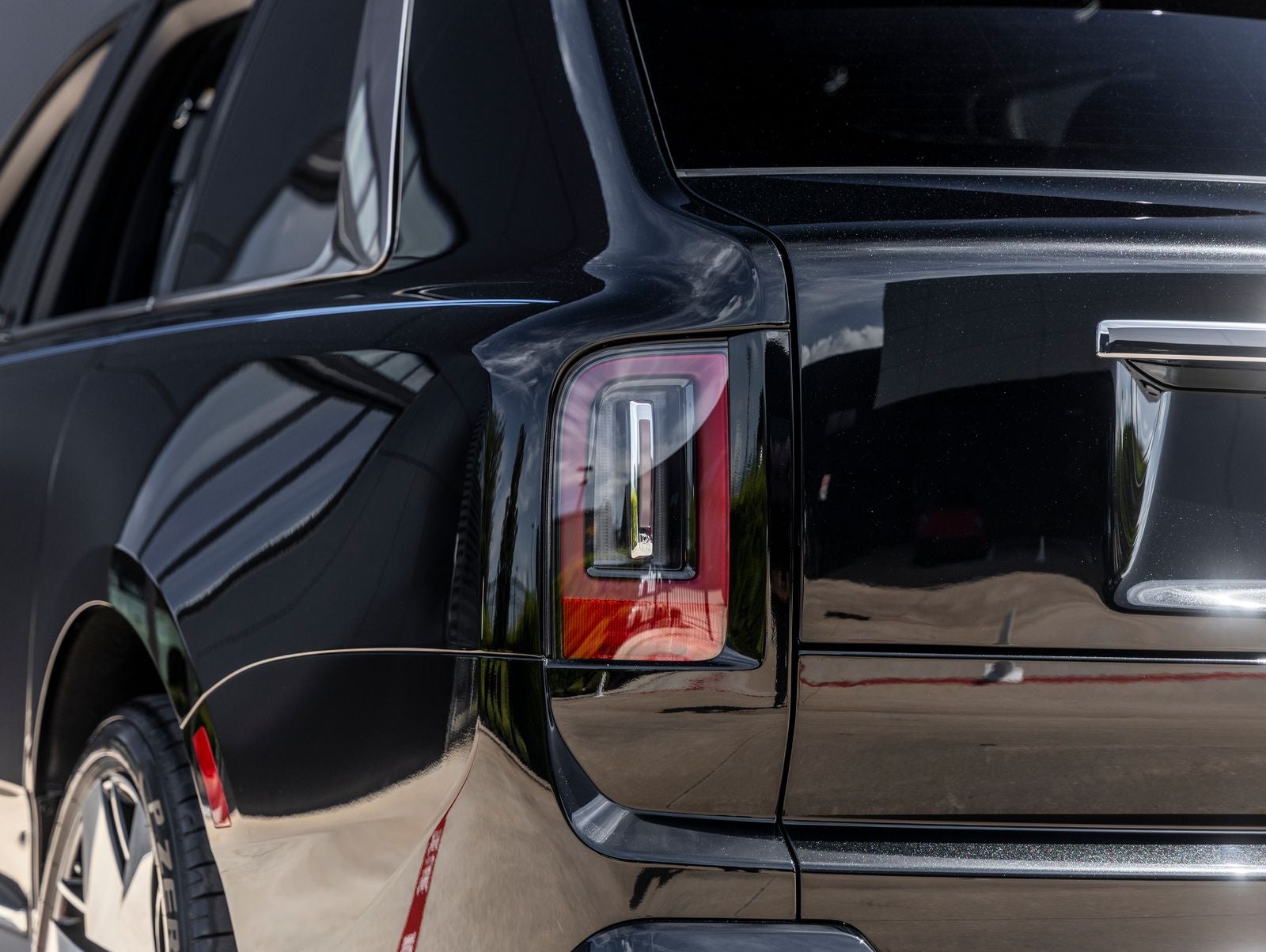 2027 Rolls-Royce Cullinan Base