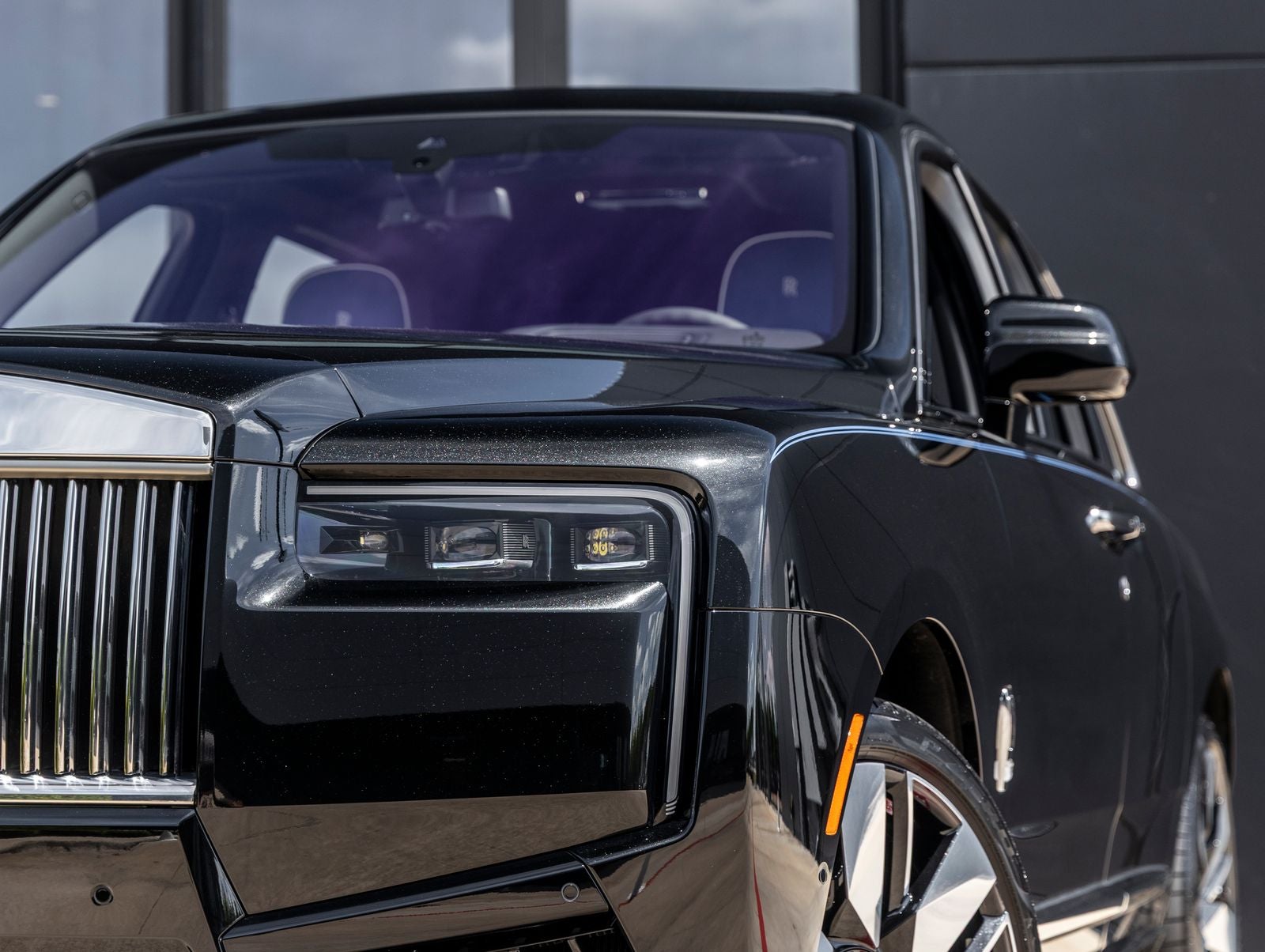 2027 Rolls-Royce Cullinan Base