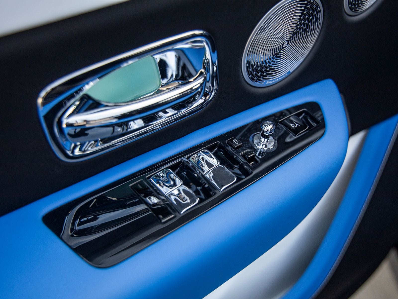 2027 Rolls-Royce Cullinan Base