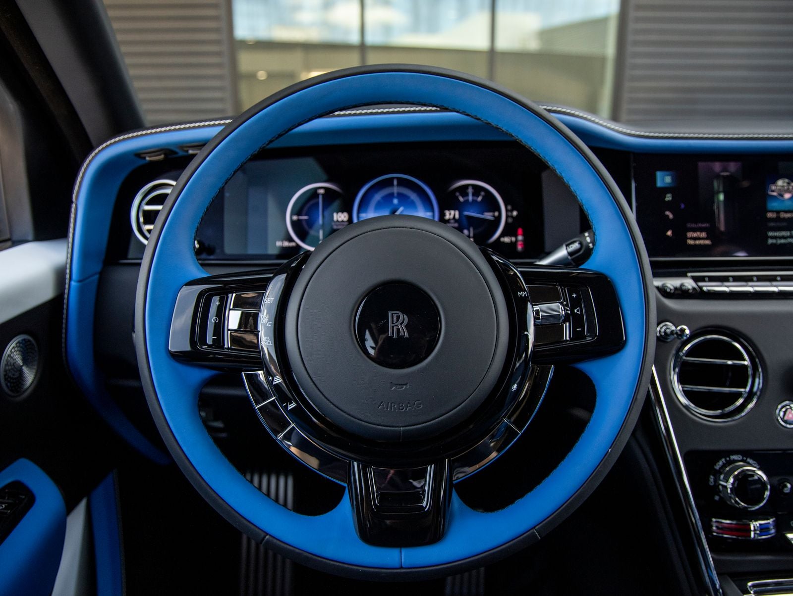 2027 Rolls-Royce Cullinan Base