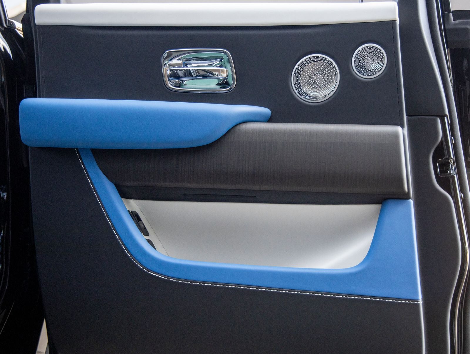 2027 Rolls-Royce Cullinan Base