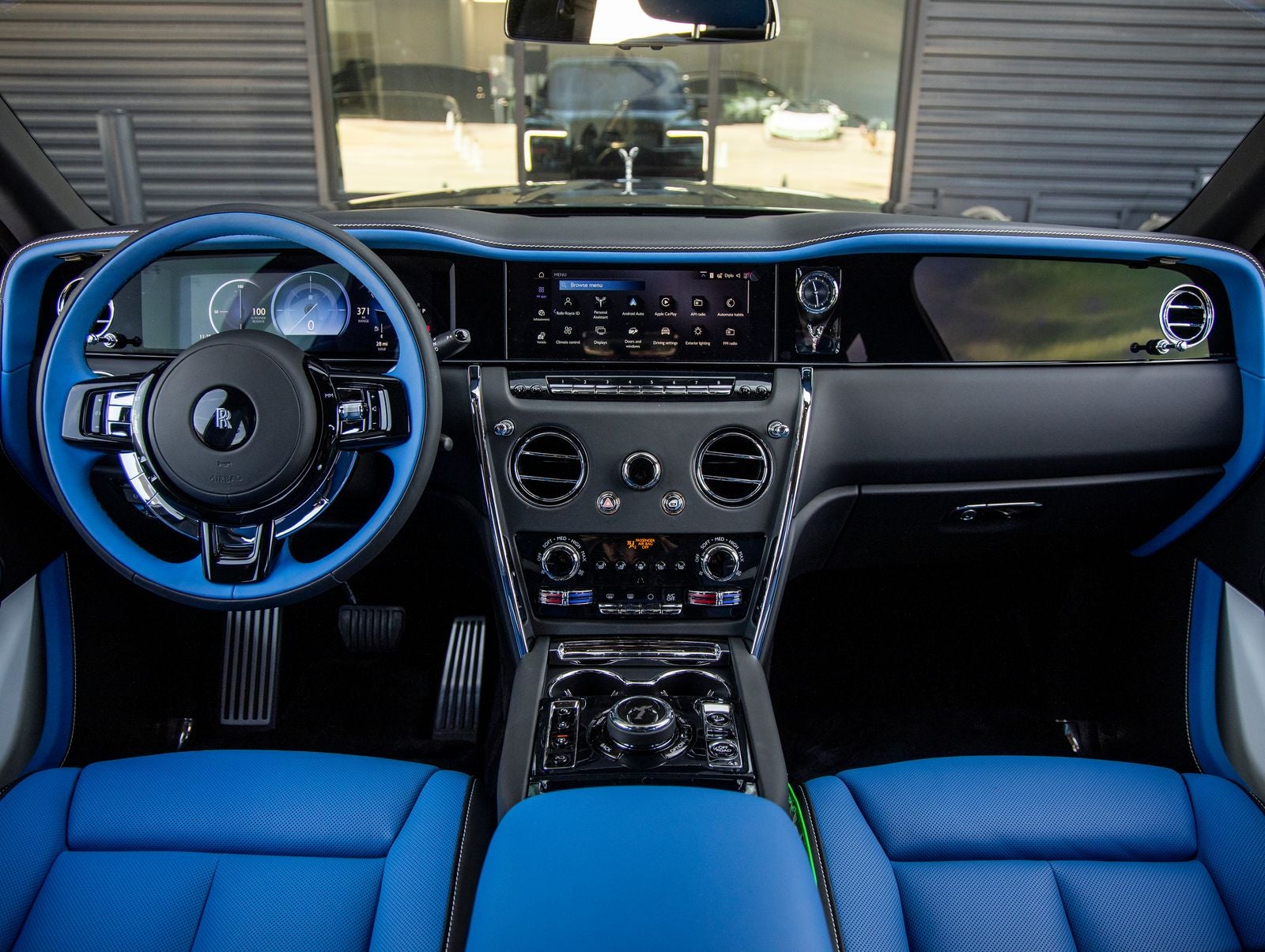 2027 Rolls-Royce Cullinan Base