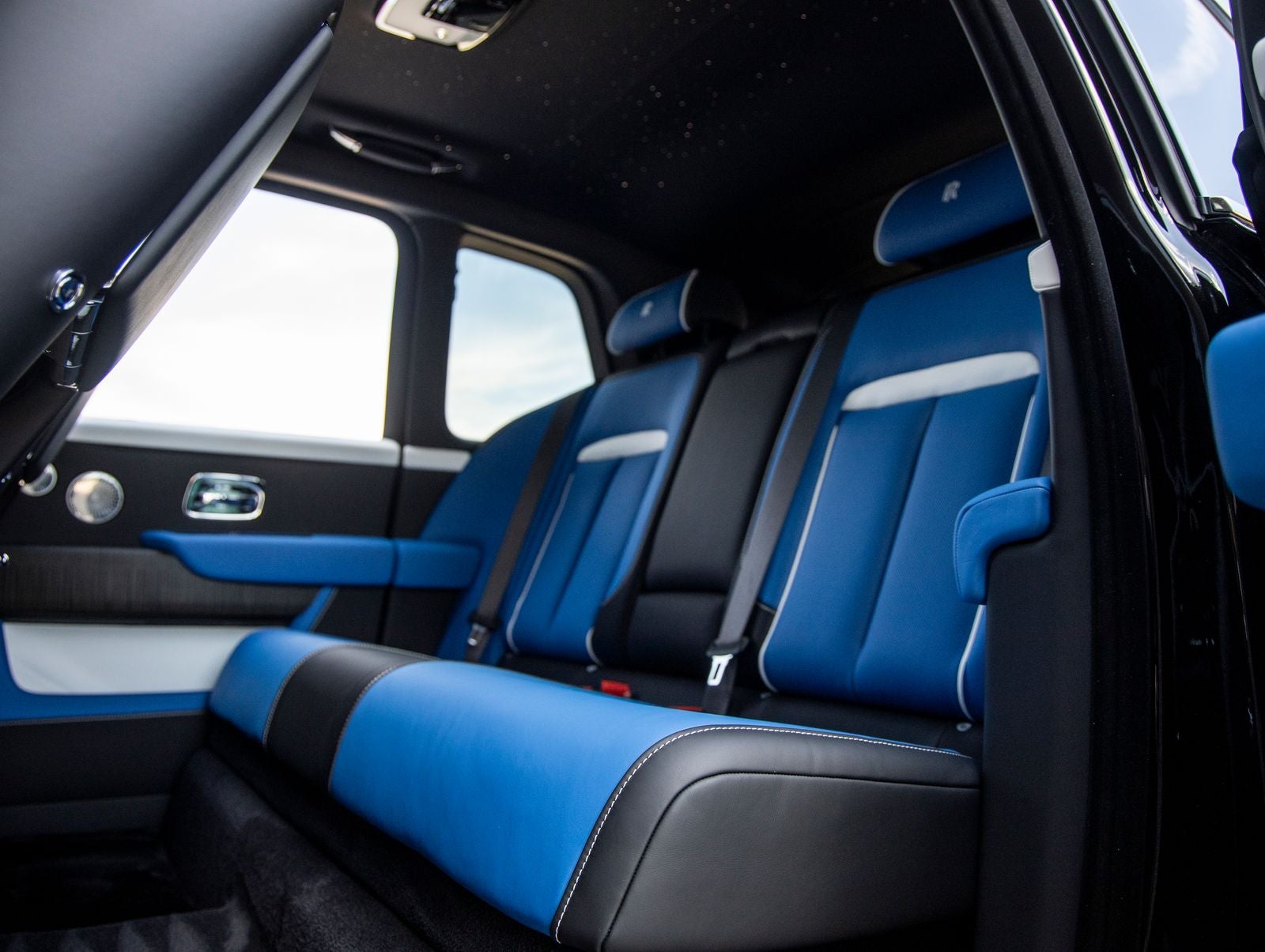 2027 Rolls-Royce Cullinan Base