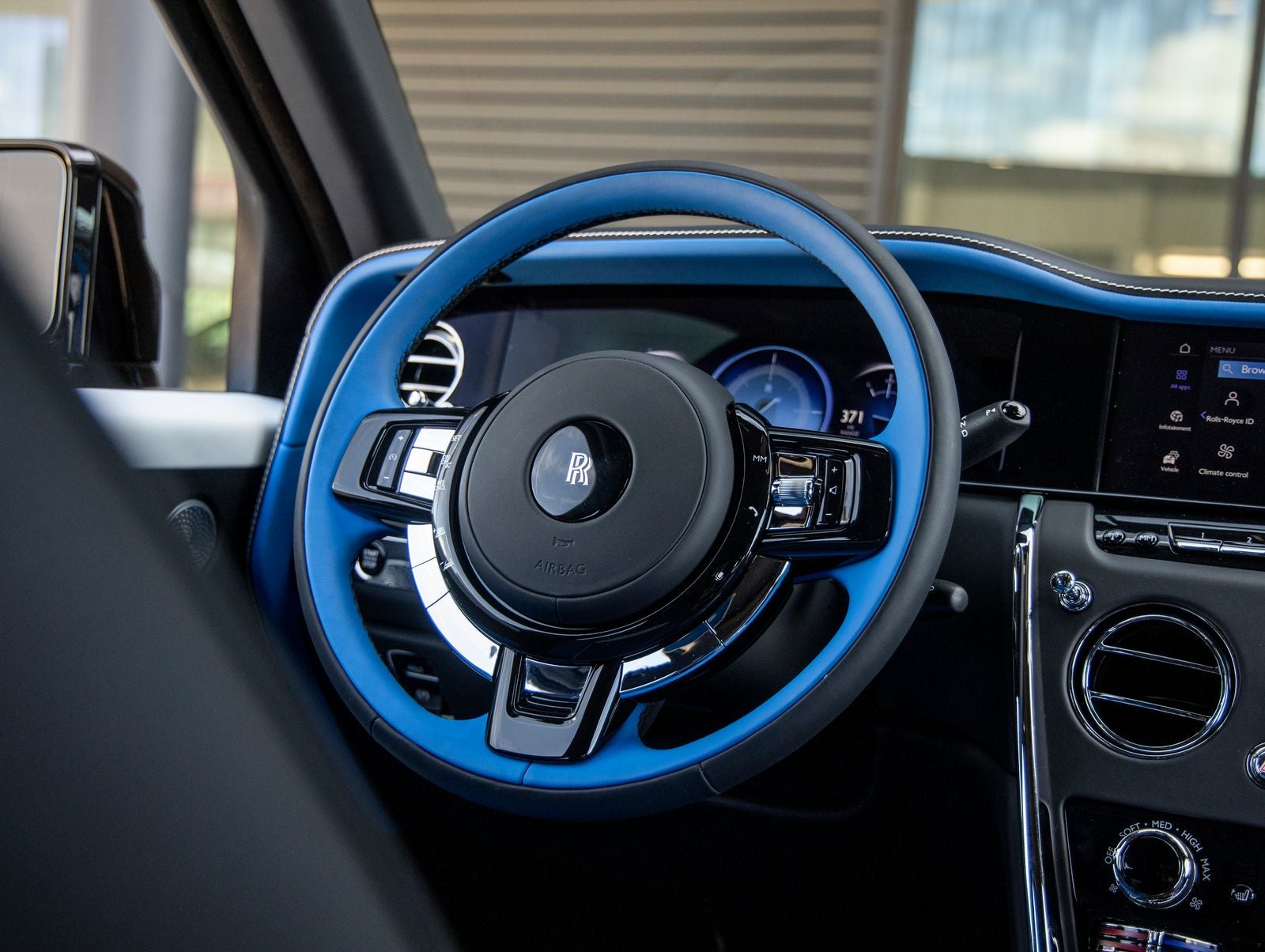 2027 Rolls-Royce Cullinan Base
