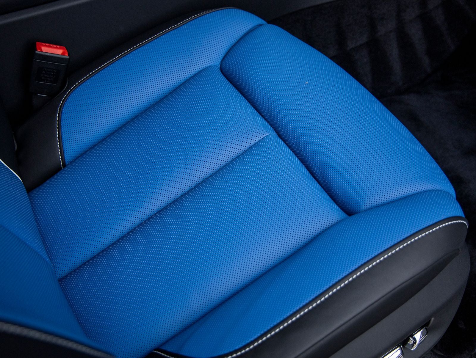 2027 Rolls-Royce Cullinan Base