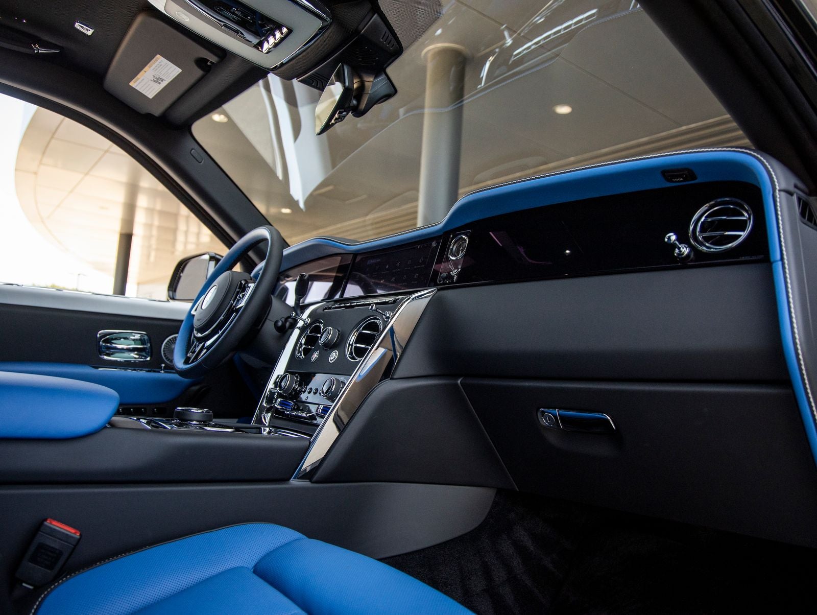 2027 Rolls-Royce Cullinan Base