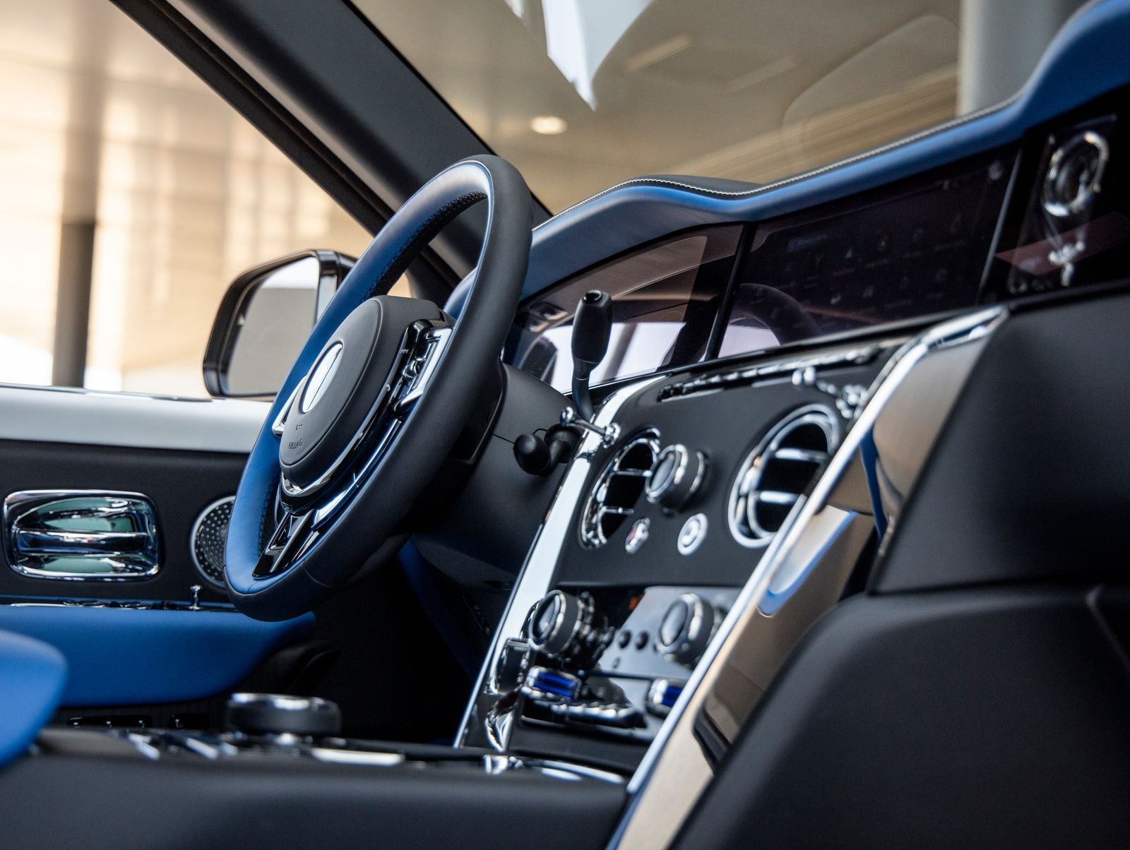2027 Rolls-Royce Cullinan Base