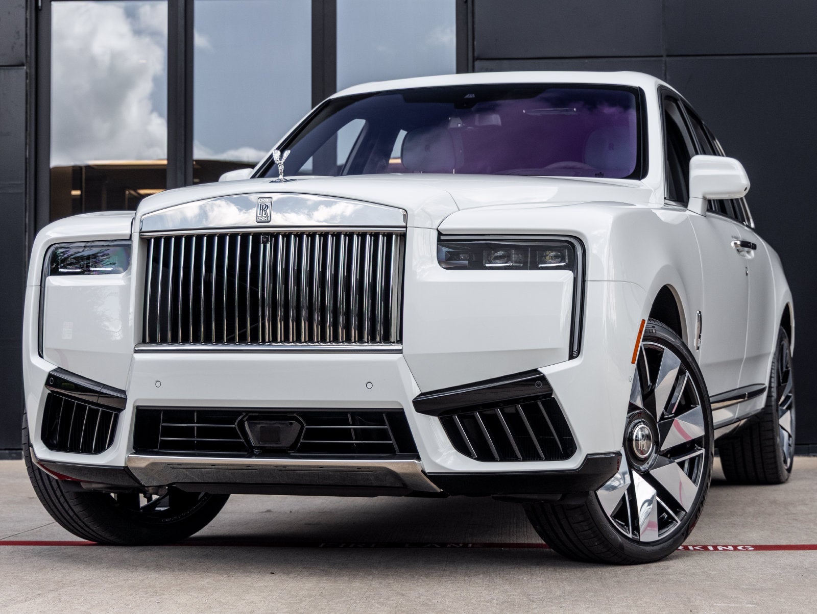 2027 Rolls-Royce Cullinan Base