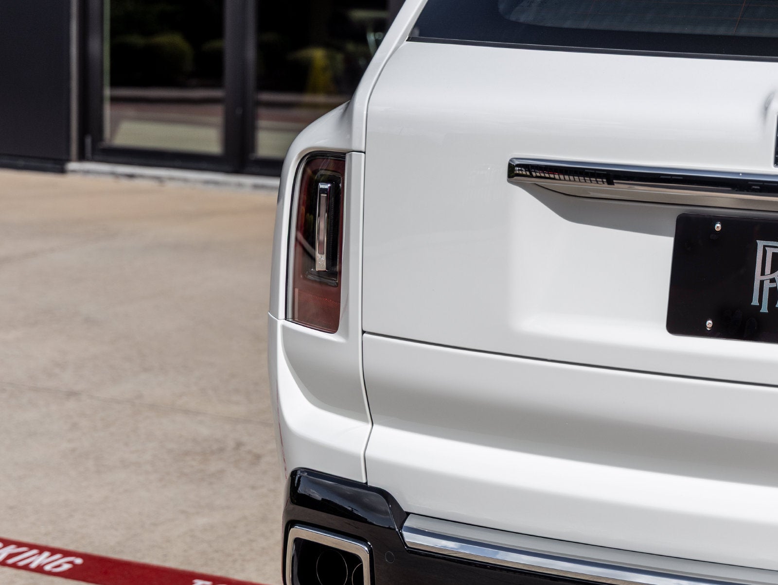 2027 Rolls-Royce Cullinan Base