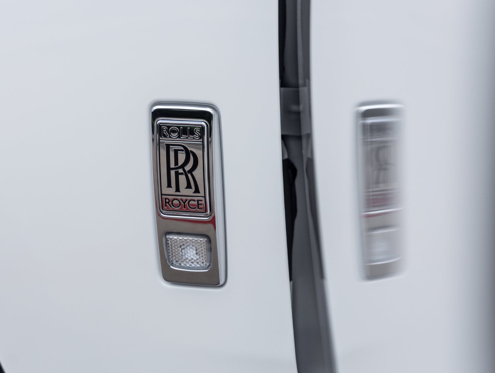 2027 Rolls-Royce Cullinan Base