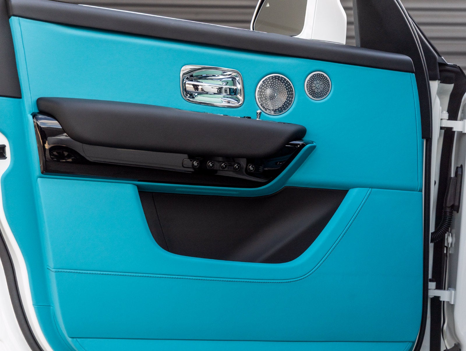 2027 Rolls-Royce Cullinan Base