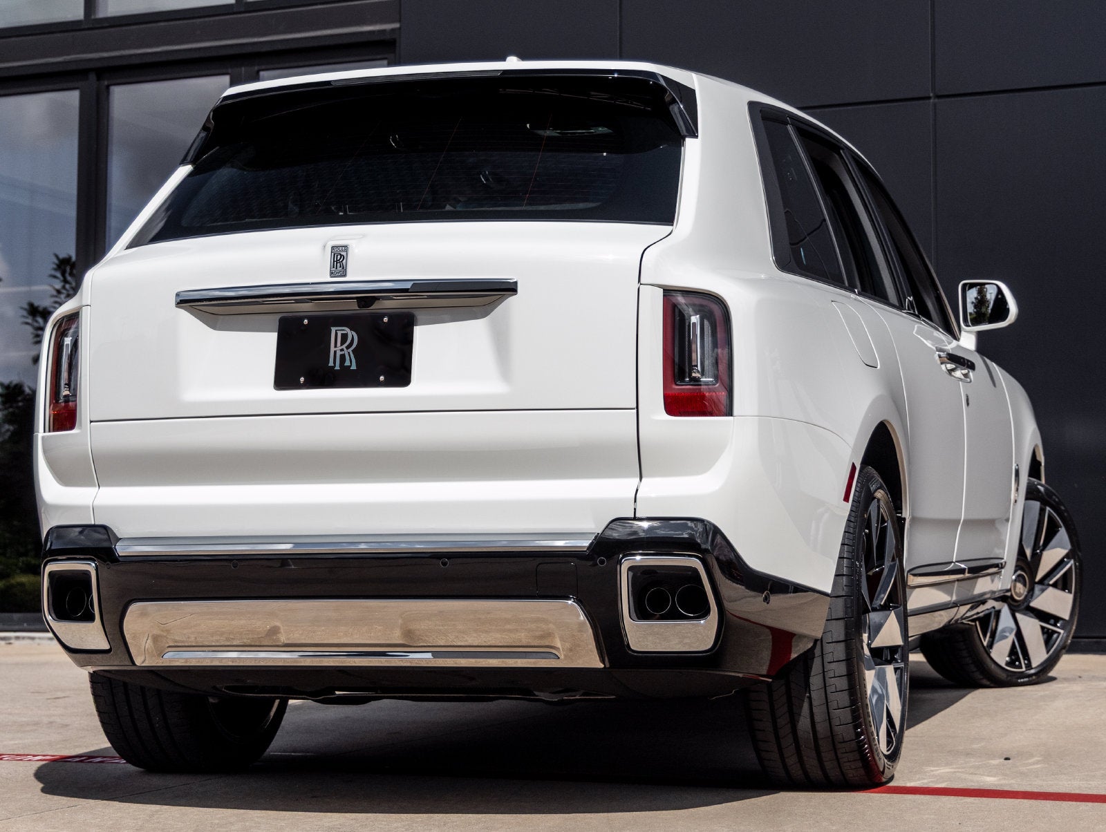 2027 Rolls-Royce Cullinan Base