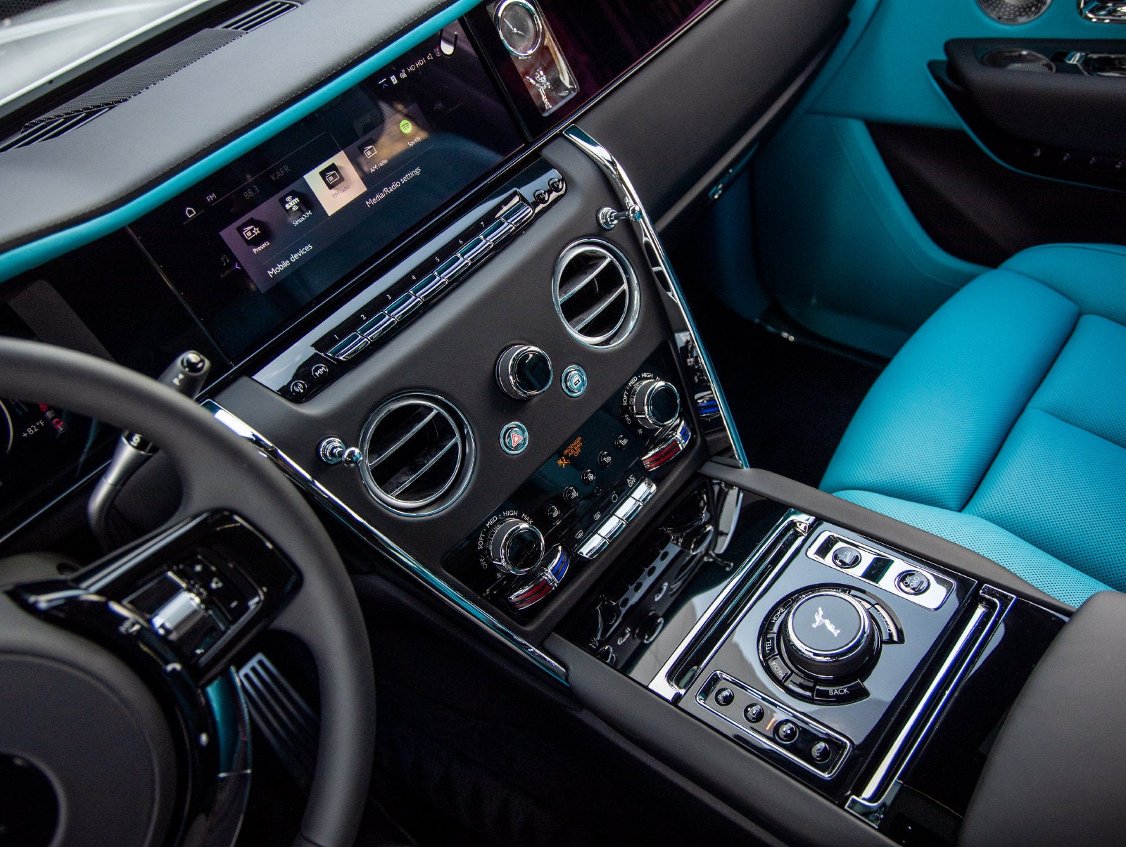 2027 Rolls-Royce Cullinan Base