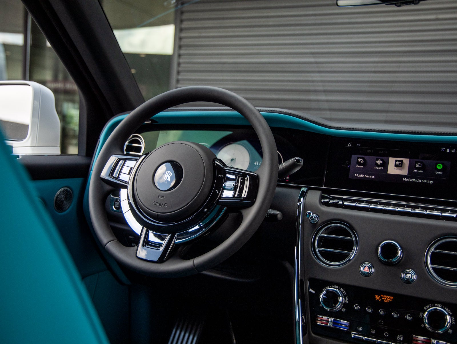 2027 Rolls-Royce Cullinan Base