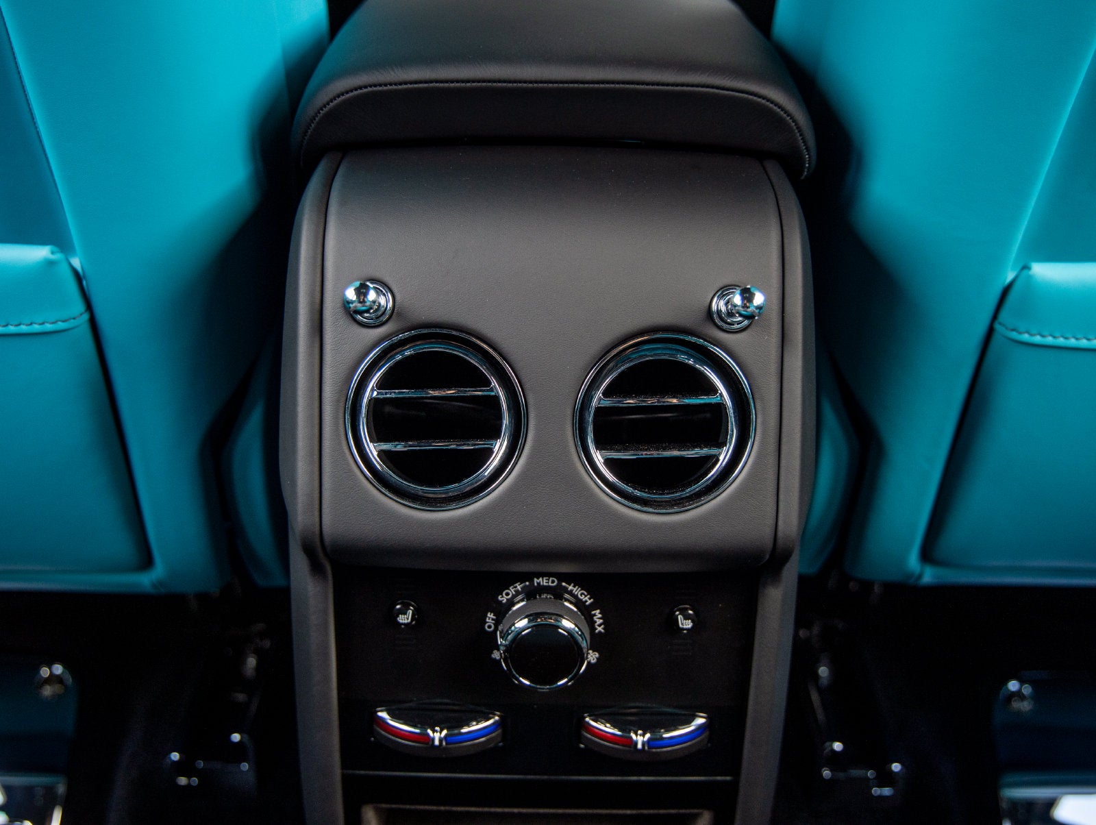 2027 Rolls-Royce Cullinan Base