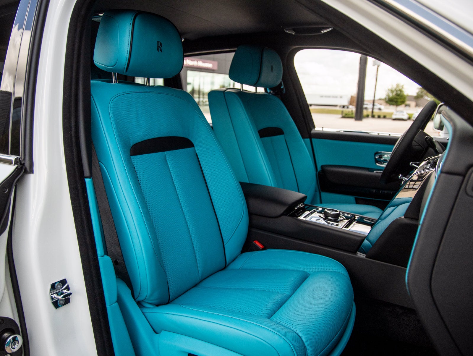 2027 Rolls-Royce Cullinan Base