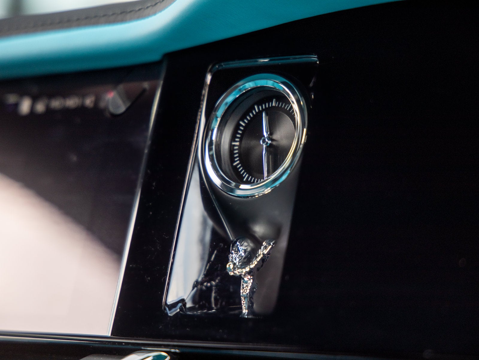 2027 Rolls-Royce Cullinan Base