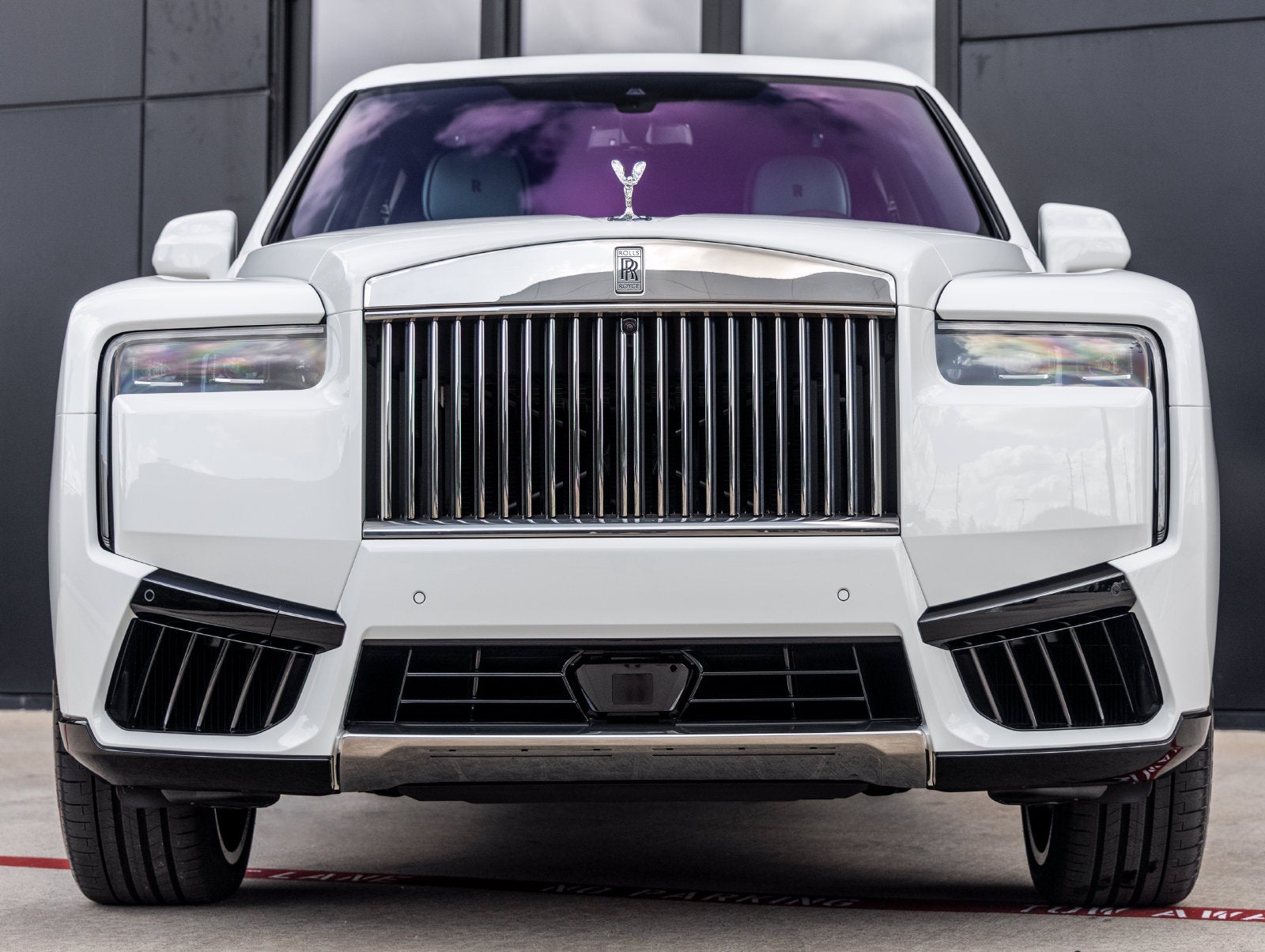 2027 Rolls-Royce Cullinan Base