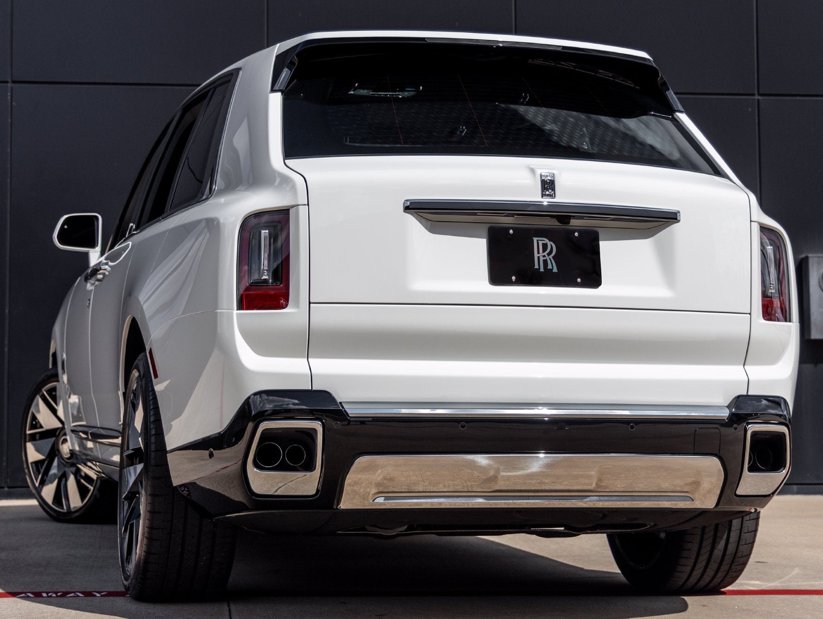 2027 Rolls-Royce Cullinan Base