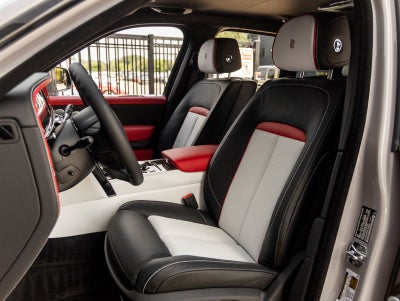 2027 Rolls-Royce Cullinan Black Badge