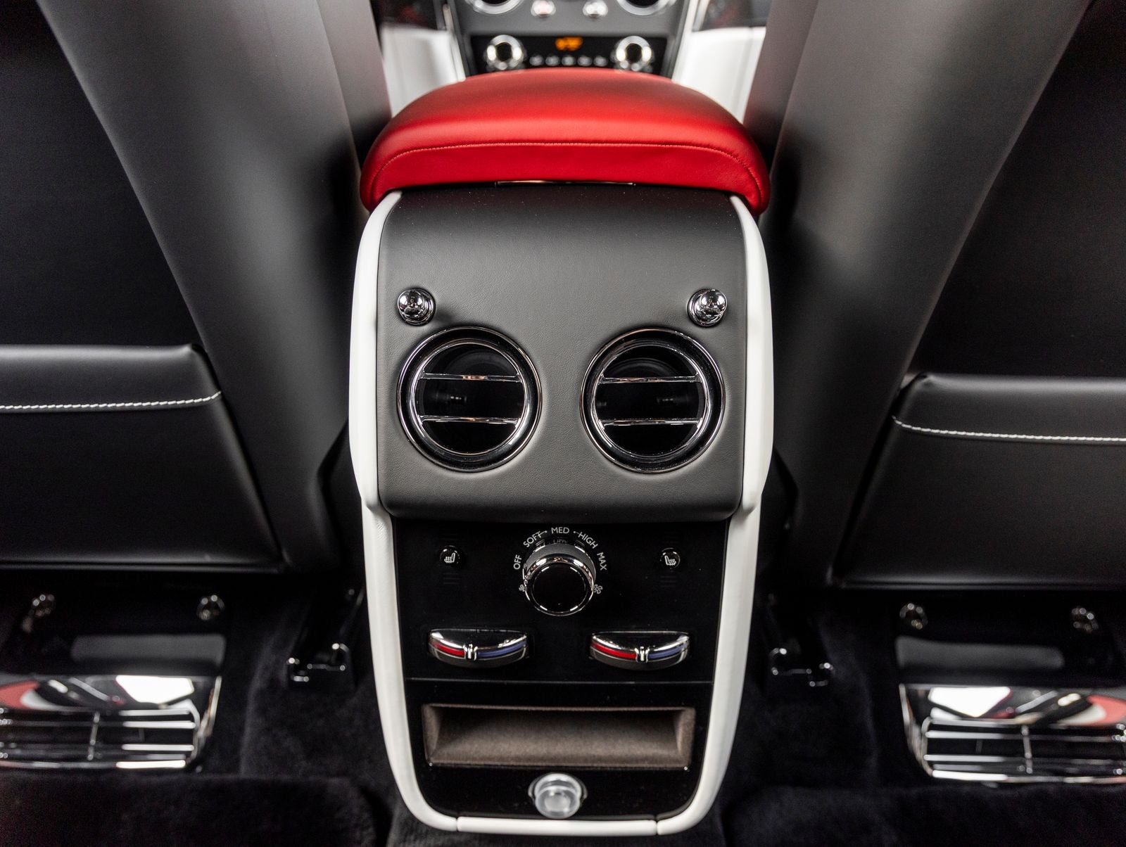 2027 Rolls-Royce Cullinan Black Badge