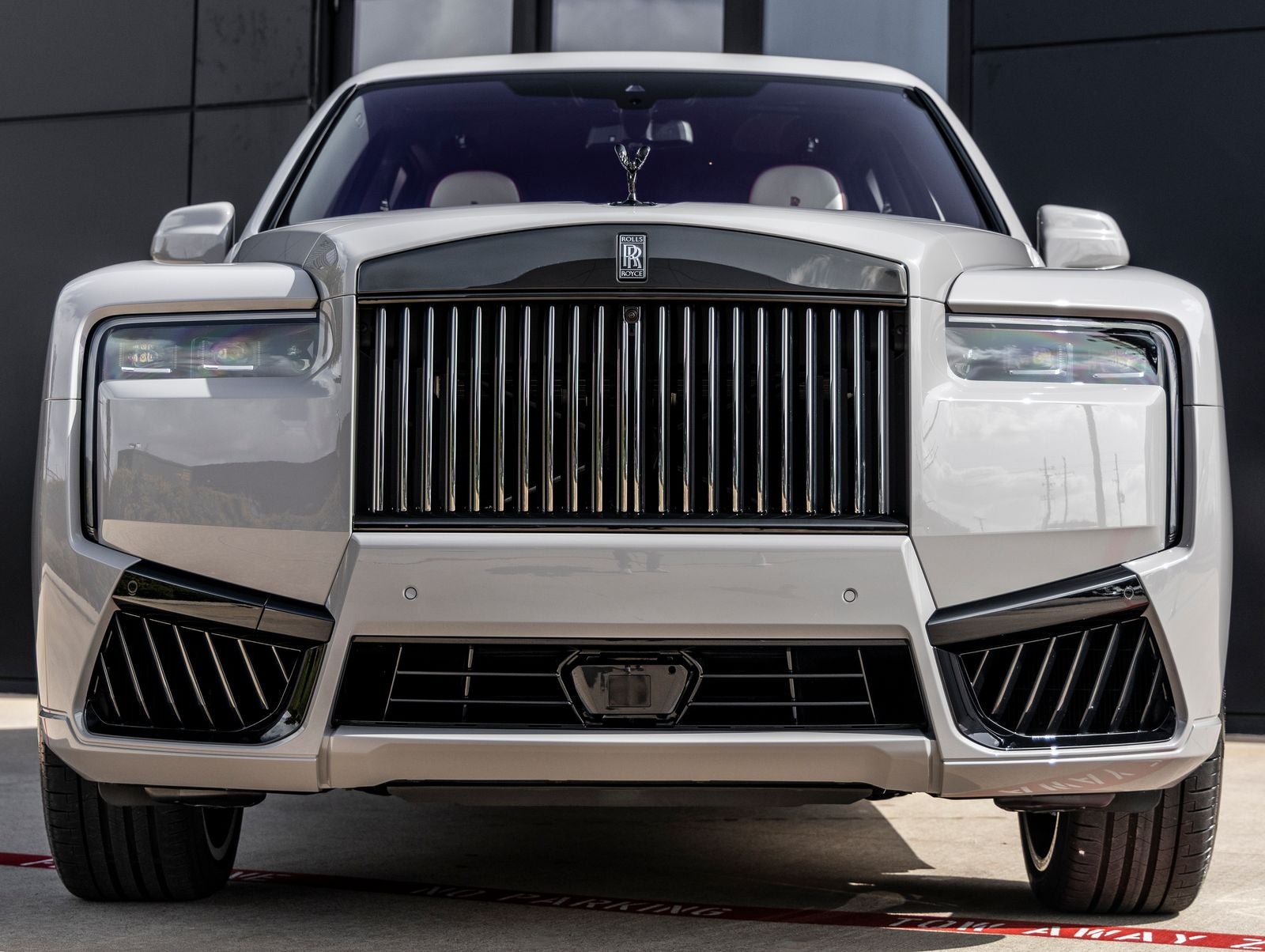 2027 Rolls-Royce Cullinan Black Badge