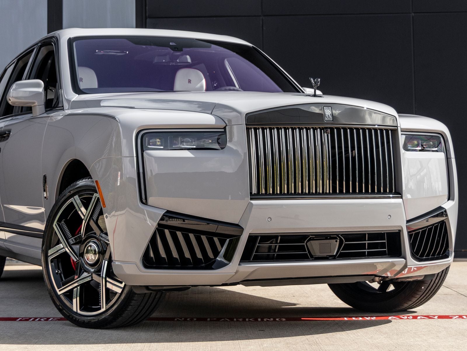 2027 Rolls-Royce Cullinan Black Badge