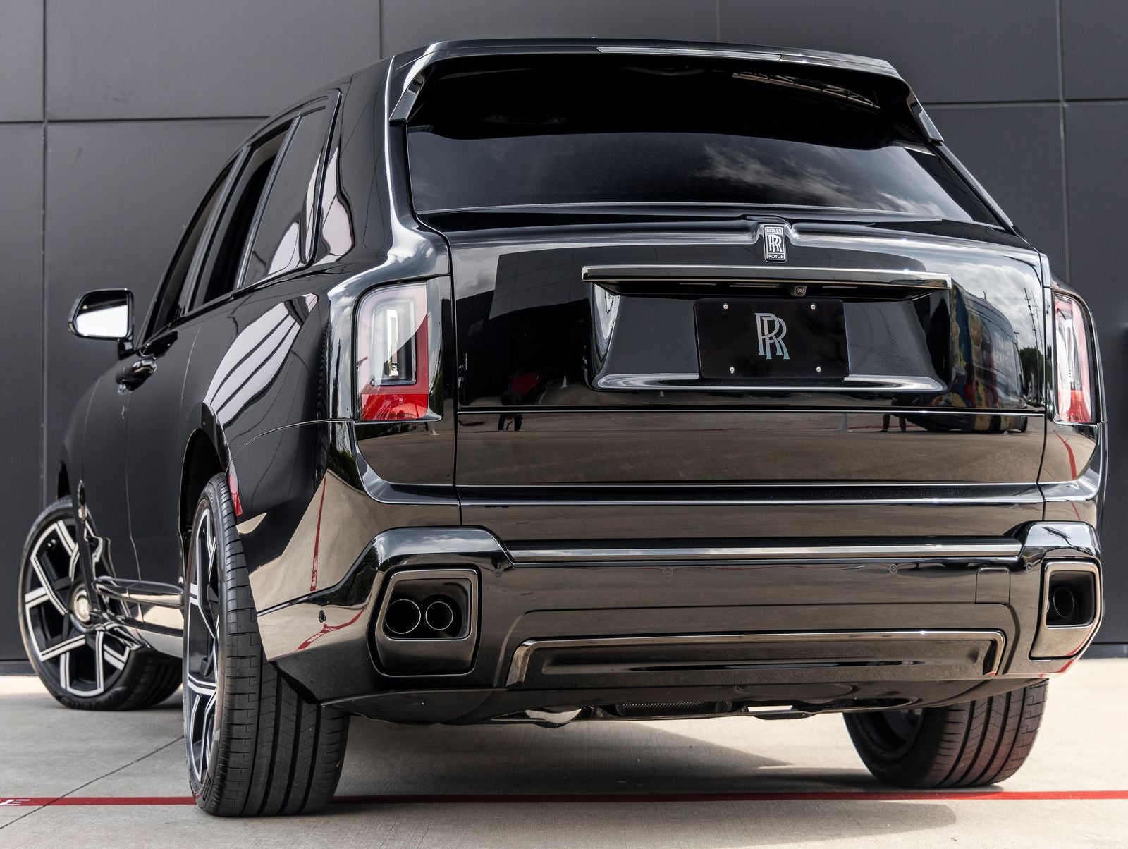 2027 Rolls-Royce Cullinan Black Badge