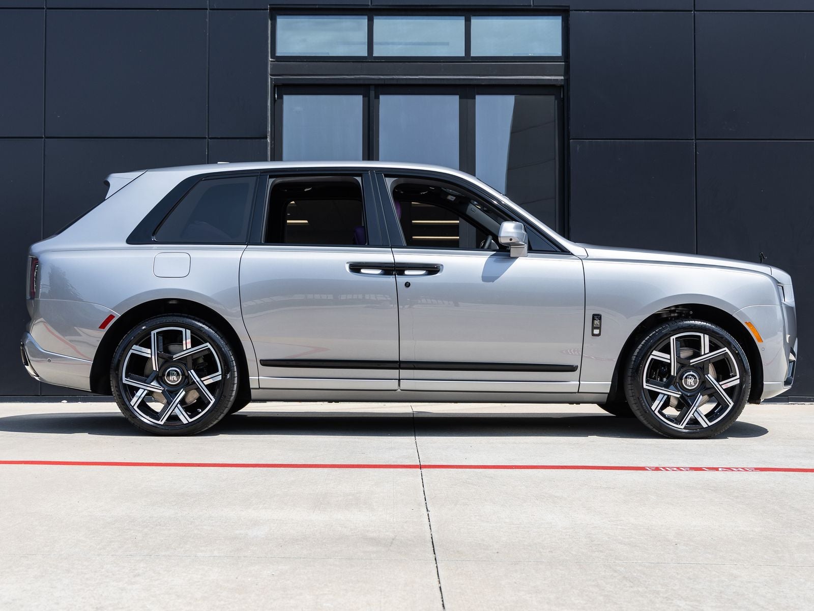 2027 Rolls-Royce Cullinan Black Badge