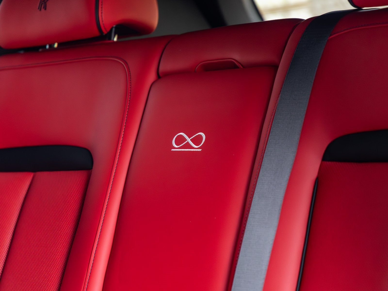 2026 Rolls-Royce Black Badge Cullinan 