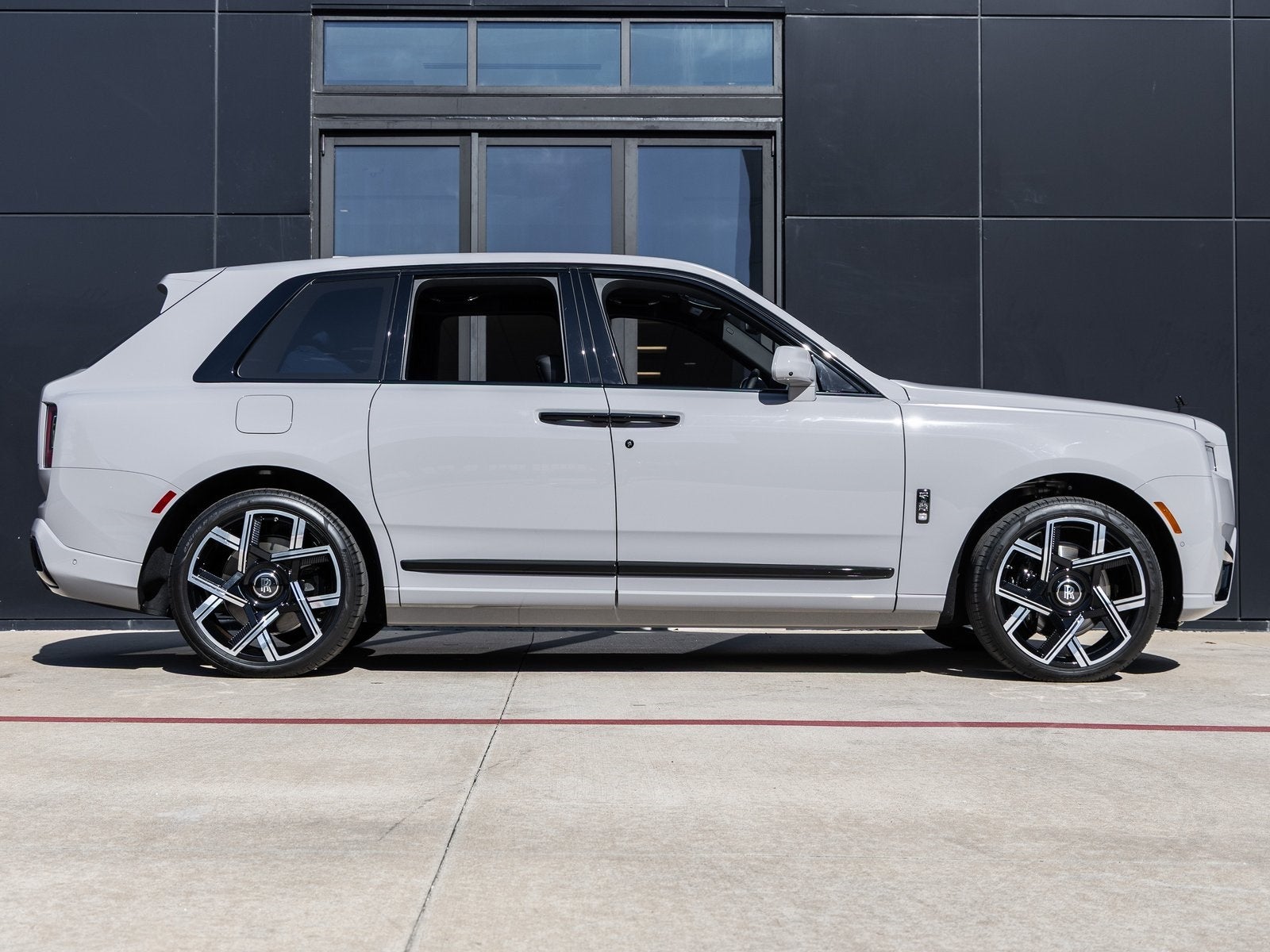 2026 Rolls-Royce Black Badge Cullinan 