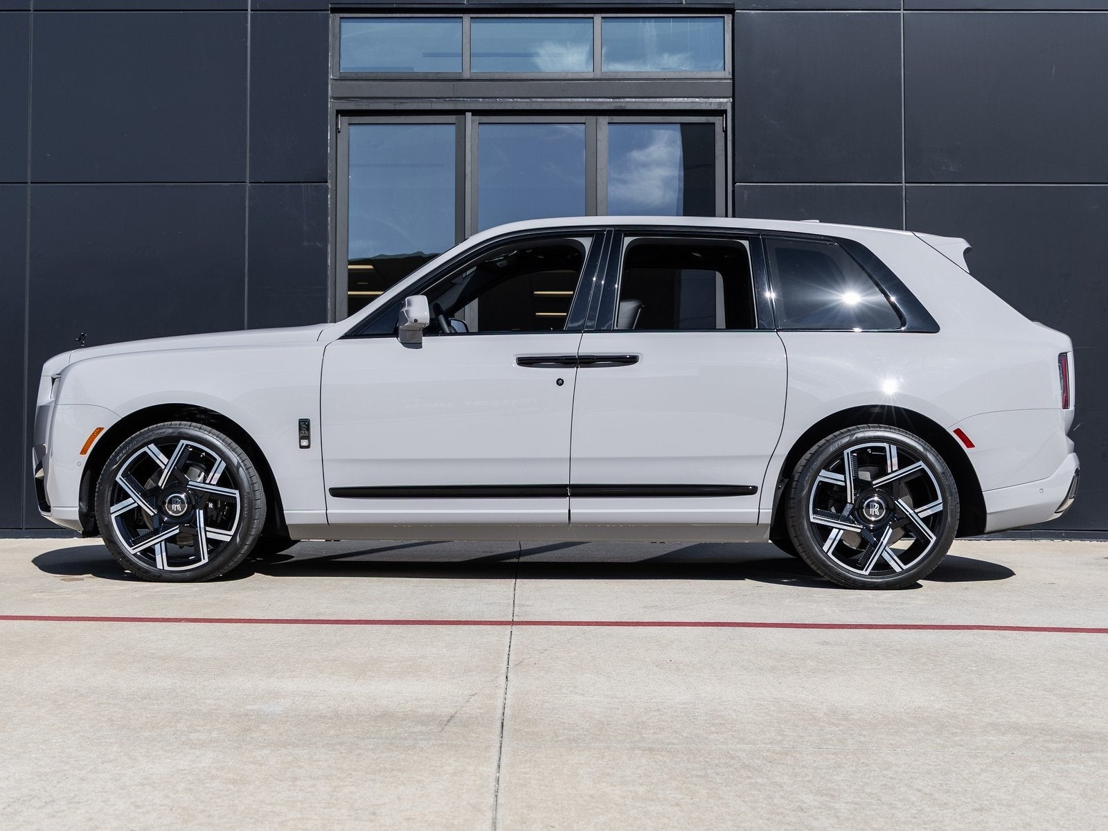 2026 Rolls-Royce Black Badge Cullinan 