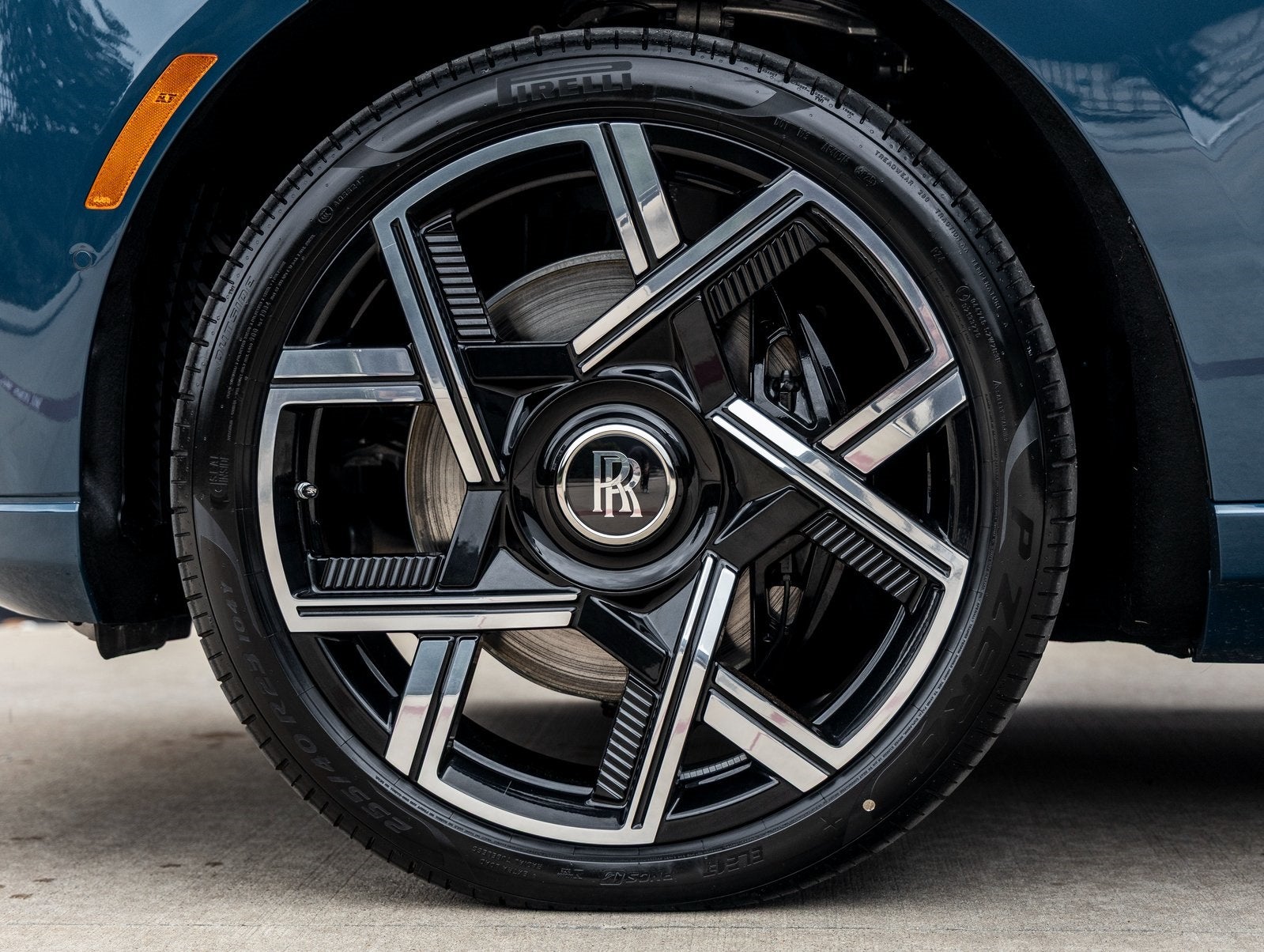 2026 Rolls-Royce Black Badge Cullinan Black Badge